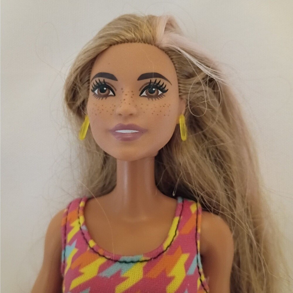 Barbie Totally Hair Salon Color Changing Hair Doll w/Dress 2015